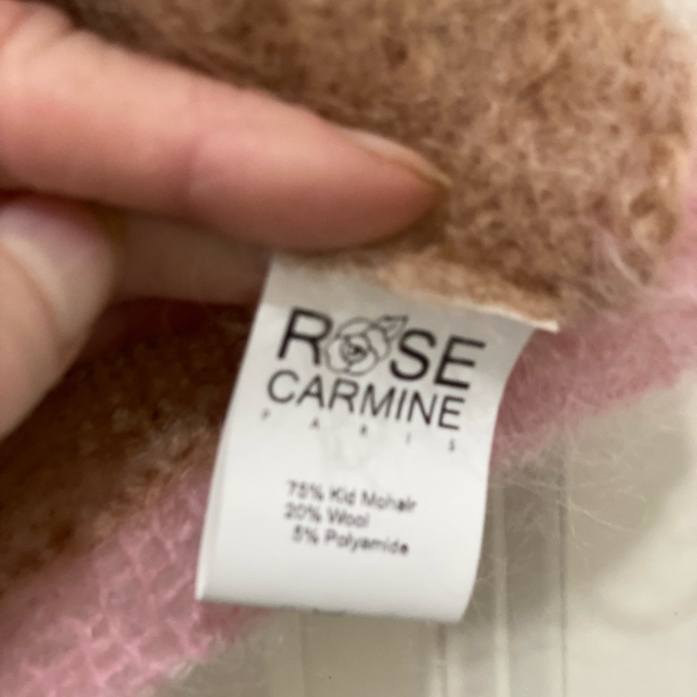 ROSE CARMINE Baby Mohair Sleeveless
Colorblock Bolero In Beige One Size - Picture 8 of 8